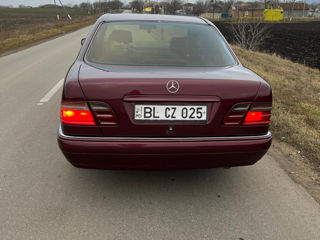 Mercedes E-Class foto 4