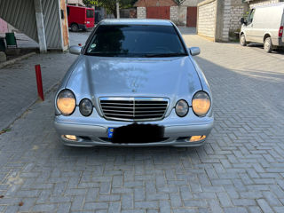 Mercedes E-Class foto 4