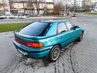 Mazda 323 foto 4