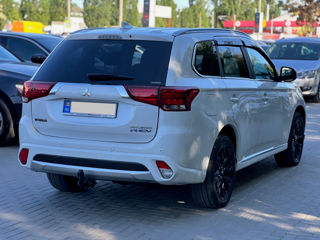 Mitsubishi Outlander foto 3