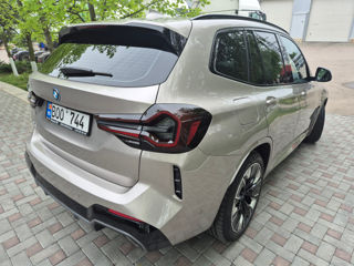 BMW iX3 foto 2