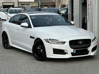 Jaguar XE foto 4