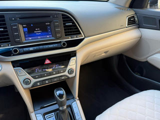 Hyundai Elantra foto 10