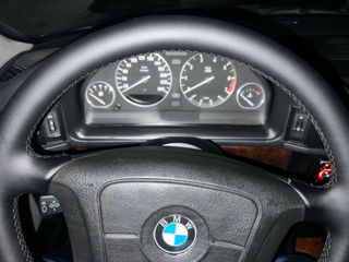 BMW 5 Series foto 6