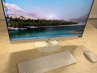 HP 27 inch All-In-One Desktop PC foto 0