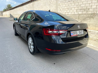 Skoda Superb foto 3