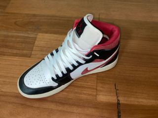 Продам nike  Jordan 1