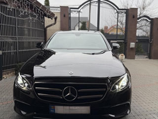 Mercedes E-Class foto 2