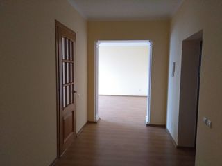 Apartament cu 2 camere, 72 m², Periferie, Codru, Chișinău mun. foto 4