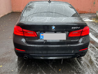 BMW 5 Series foto 3