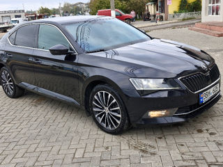 Skoda Superb foto 2