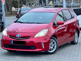 Toyota Prius v foto 3