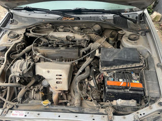 Motor Toyota Avensis T22 foto 1