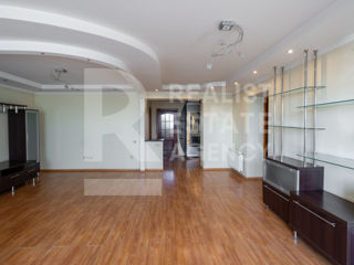 Apartament cu 3 camere, 103 m², Centru, Chișinău foto 3