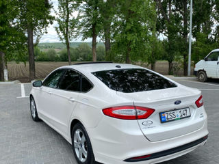 Ford Fusion foto 5