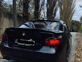 BMW 5 Series foto 3