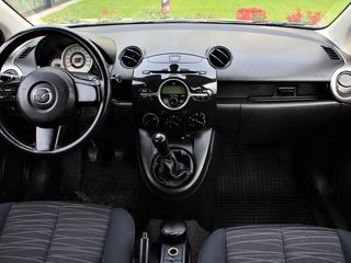 Mazda 2 foto 6