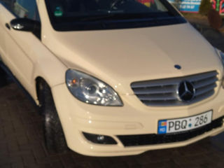 Mercedes B-Class foto 2