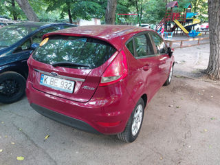 Ford Fiesta foto 3