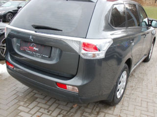 Mitsubishi Outlander foto 3