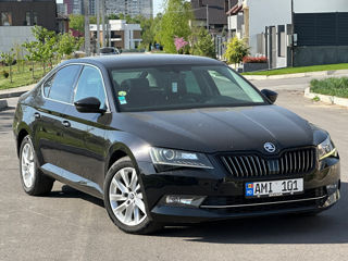 Skoda Superb foto 2