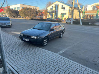 Nissan Sunny foto 4