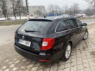 Skoda Superb foto 2