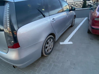 Mitsubishi Grandis foto 3