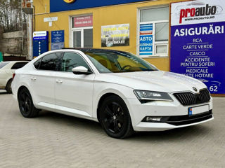 Skoda Superb foto 2