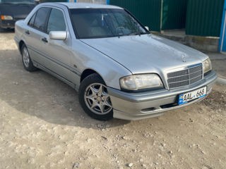 Mercedes C-Class foto 7