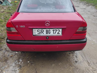 Mercedes C-Class foto 9