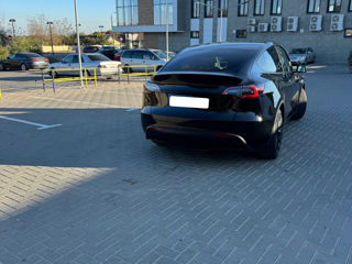 Tesla Model Y foto 4