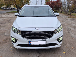 KIA Carnival foto 2