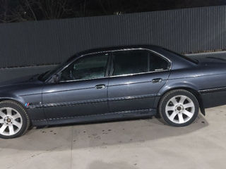 BMW 7 Series foto 3