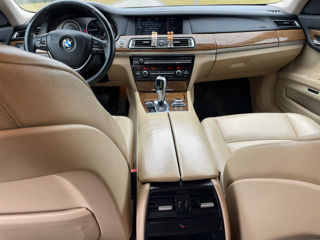 BMW 7 Series foto 8