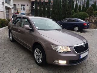 Skoda Superb foto 2