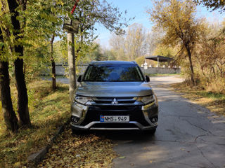 Mitsubishi Outlander foto 2