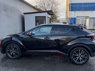 Toyota C-HR foto 3