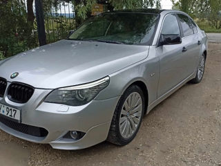 BMW 5 Series foto 2