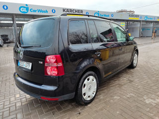 Volkswagen Touran foto 5