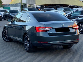 Skoda Superb foto 3