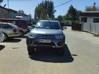 Mitsubishi Pajero Sport foto 3