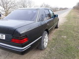 Mercedes Series (W124) foto 5