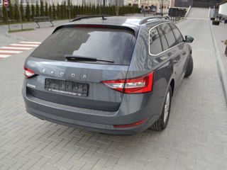 Skoda Superb foto 4