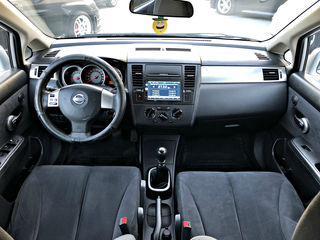 Nissan Tiida foto 5