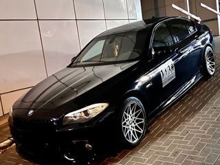 BMW 5 Series foto 3