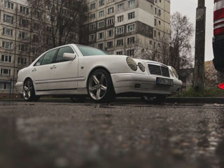 Mercedes E-Class foto 4