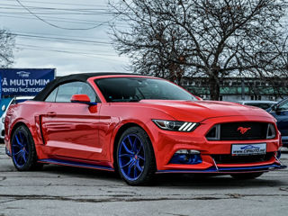 Ford Mustang foto 1