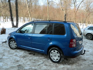 Volkswagen Touran foto 5