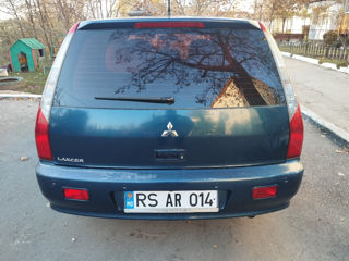 Mitsubishi Lancer foto 3